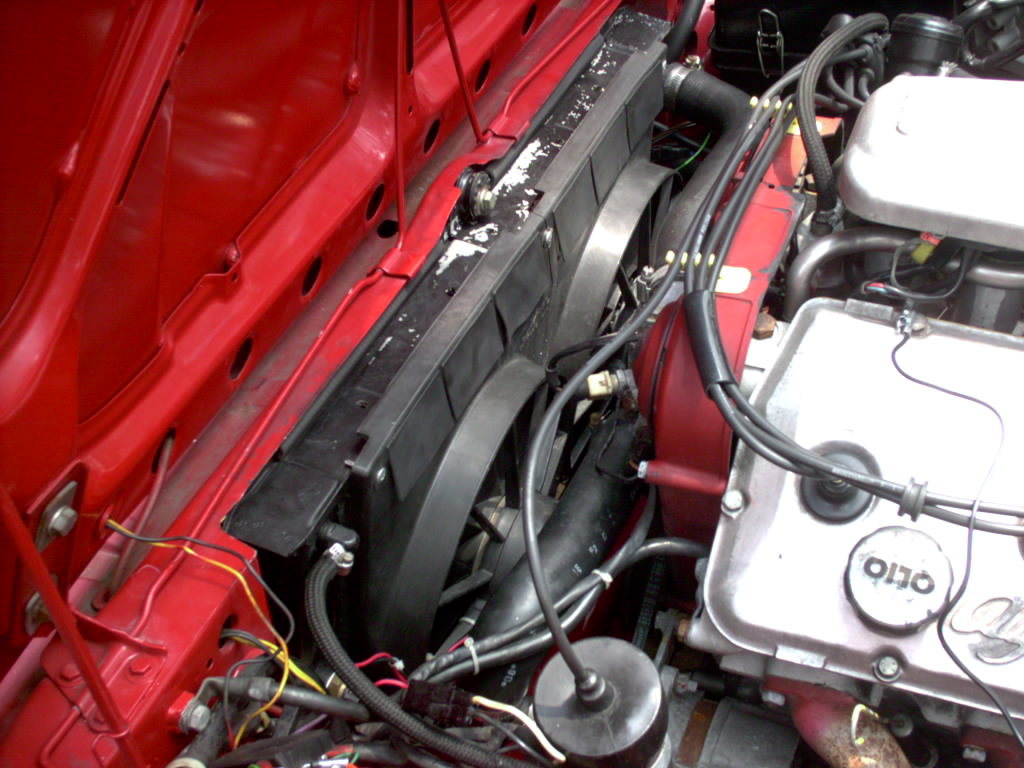 Birurbo-GTV6 Rad Fan In Car 1.jpg