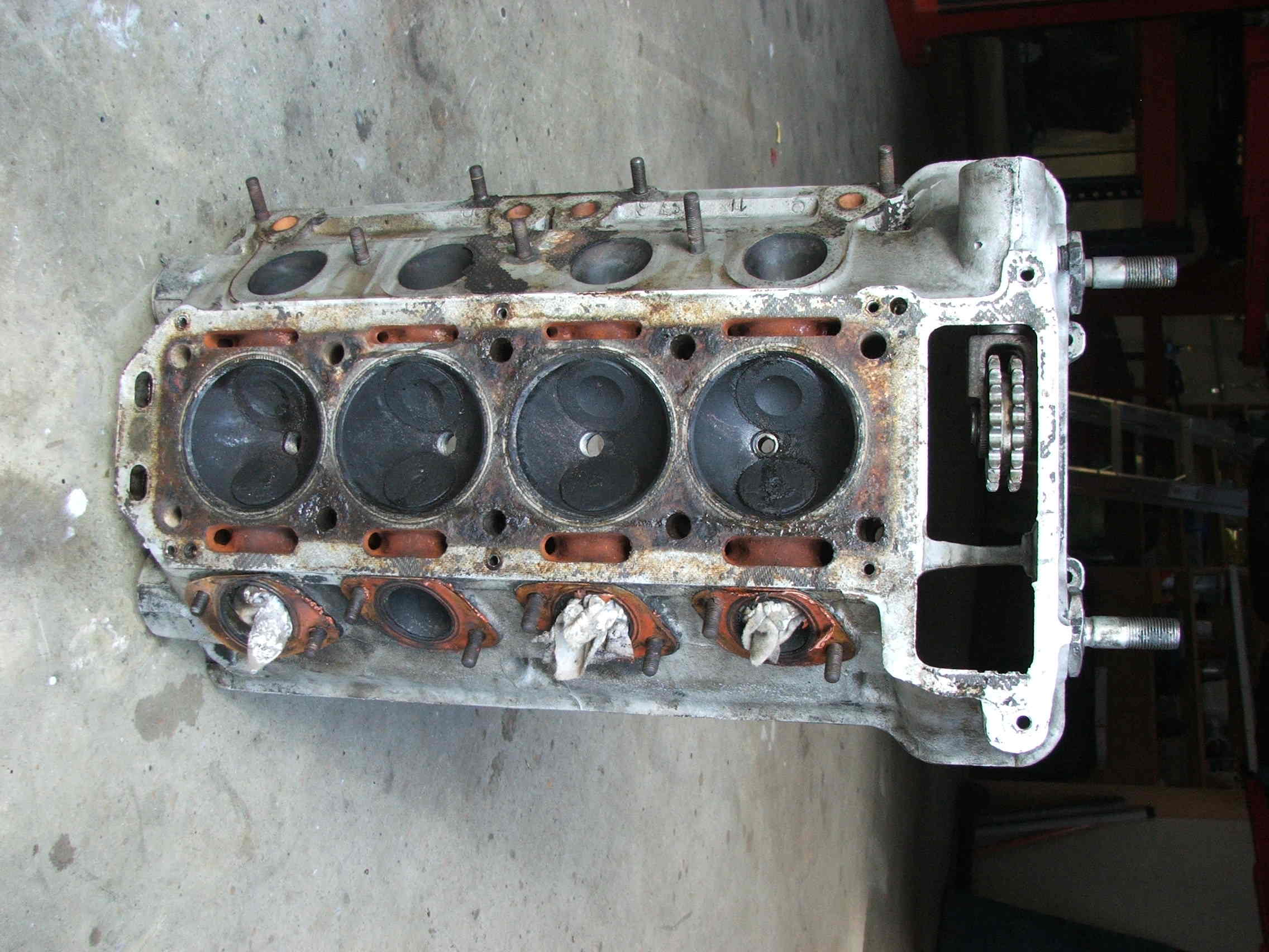 1.8 Alfetta cylinder head.JPG