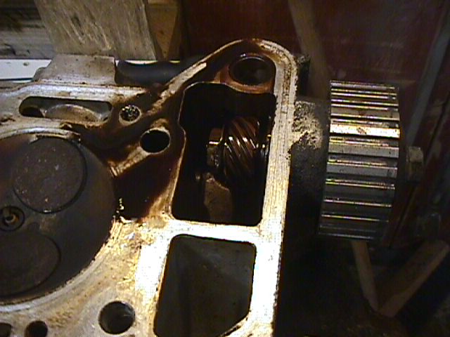Here´s the 2.5 top up-side-down with the gear showing