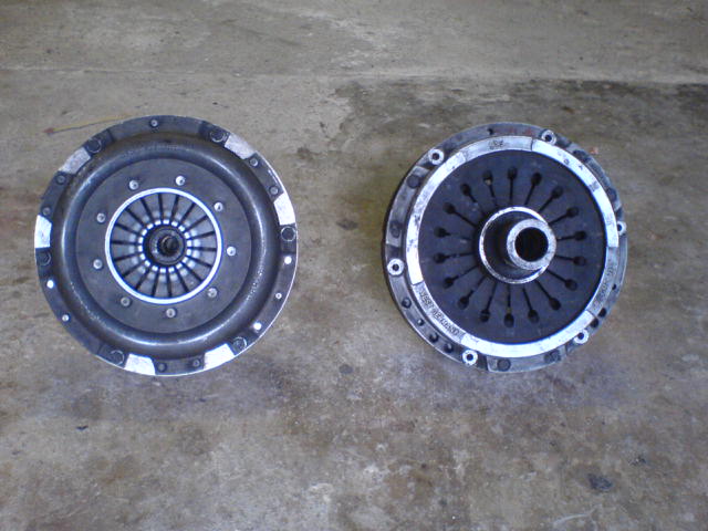 Two types of clutches alfetta type always on the left