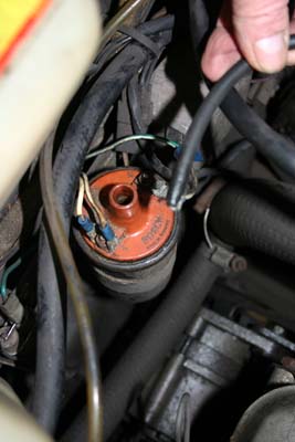It became apparent after i removed the rubber sleeve :)