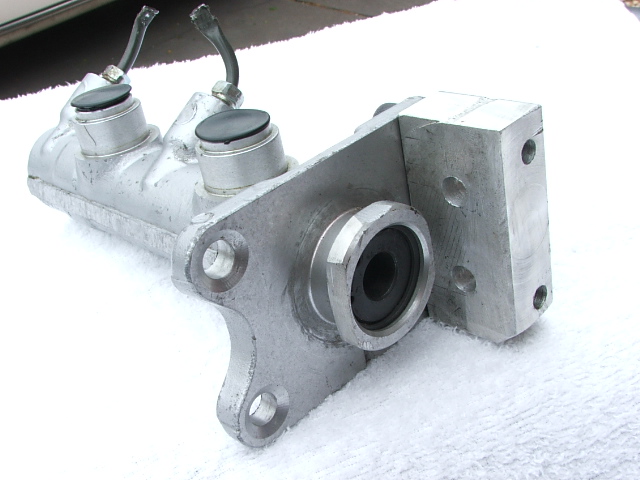 Brake Master cylinder 1.JPG