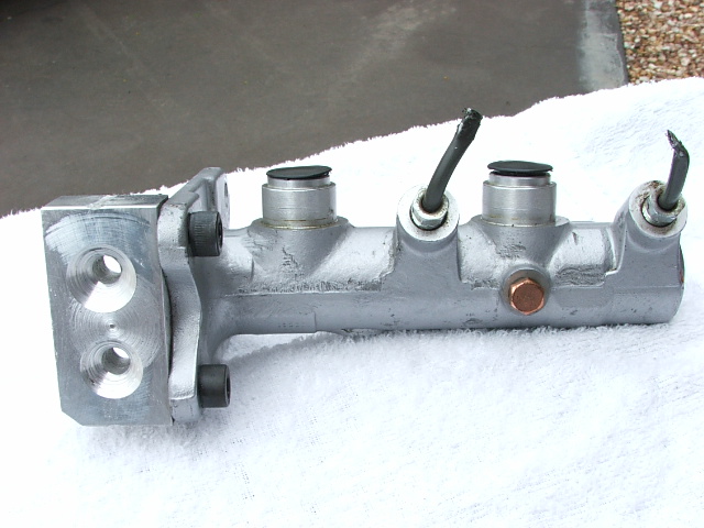 Brake Master Cylinder 2.JPG